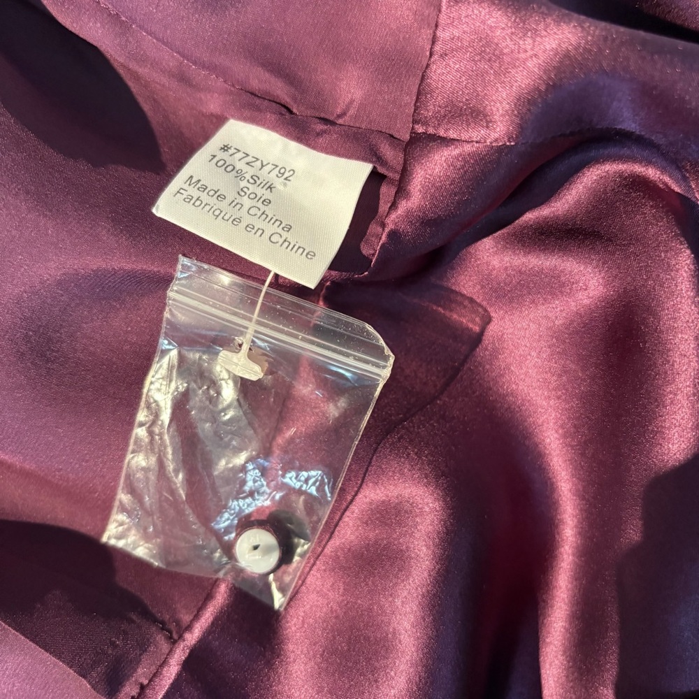 Sandra Angelozzi Elegant Silk Wrap Blouse in Rich Purple 42 - Picture 10 of 10